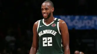 龙8国际登录网站-密尔沃基雄鹿队名单