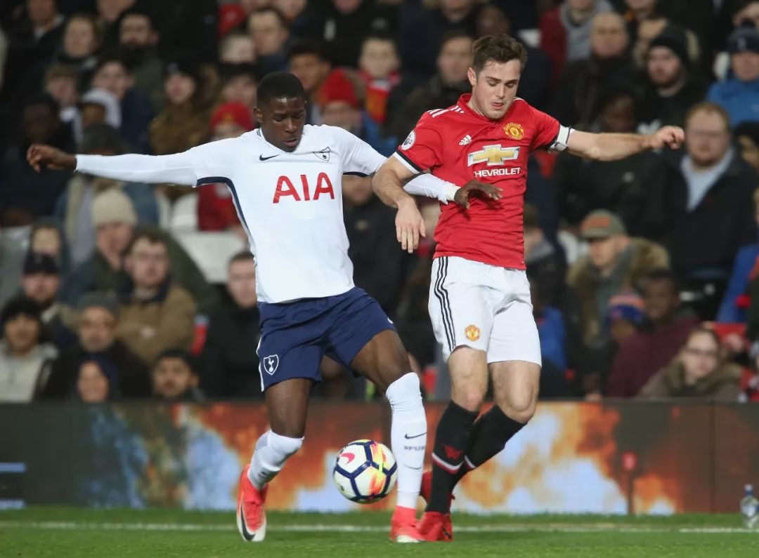 龙八国际官网入口-埃因霍温发布备战花絮，国际比赛日官宣签约，足总杯任务艰巨，高层口径保持一致